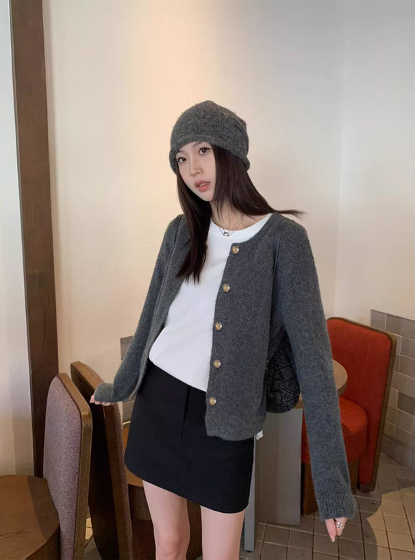 Gold Button Crew Neck Knit Cardigan 金色鈕扣圓領針織開襟衫 at2579 image 2